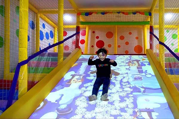 互动投影,互动滑梯,体感互动,儿童游乐-华堂科技
